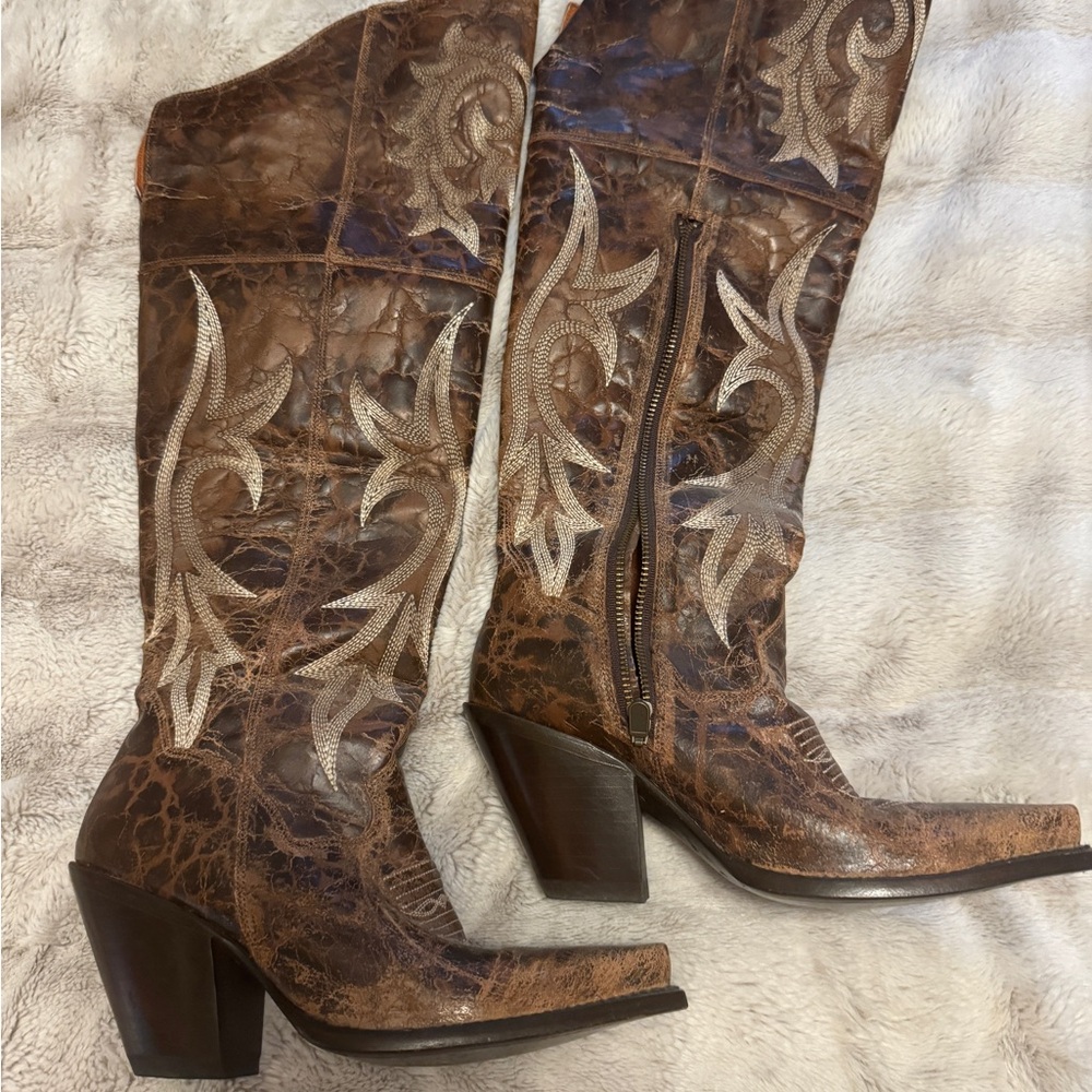 Dan Post Distressed Brown Heeled Boots